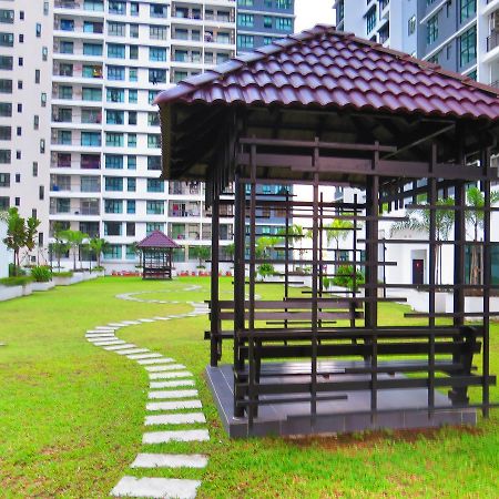The Garden By J&G Vacation Homes Skudai Bagian luar foto