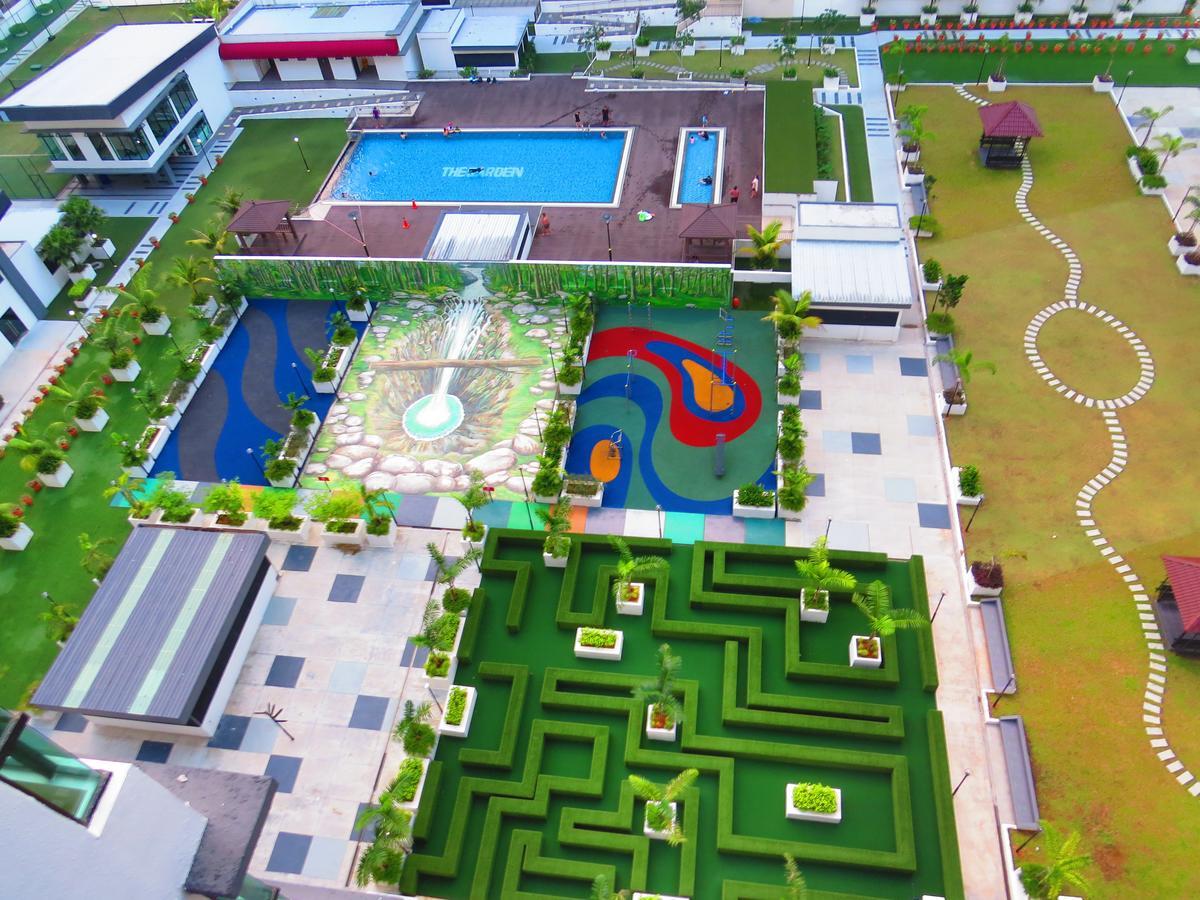 The Garden By J&G Vacation Homes Skudai Bagian luar foto